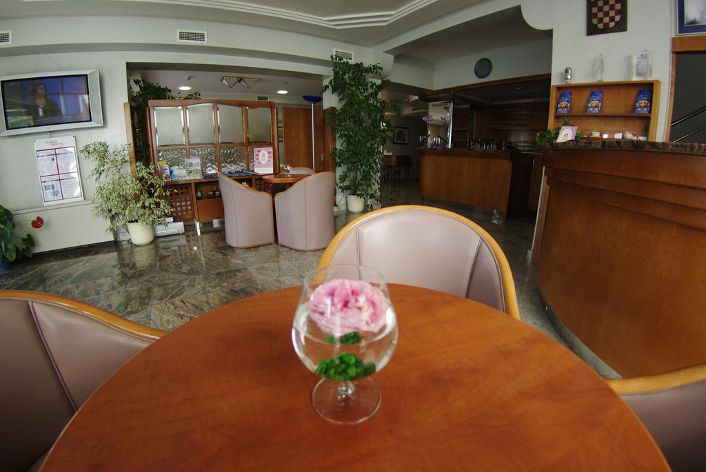 Hotel Villa Marija 투체피 외부 사진